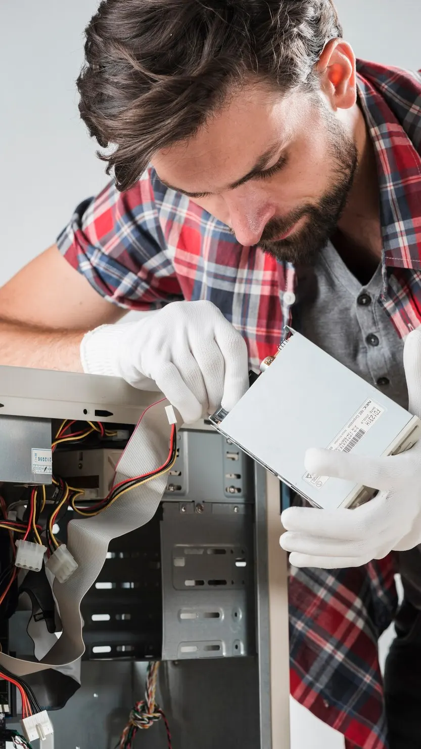Pinetree engineer performing preventive maintenance under an IT AMC in Dubai